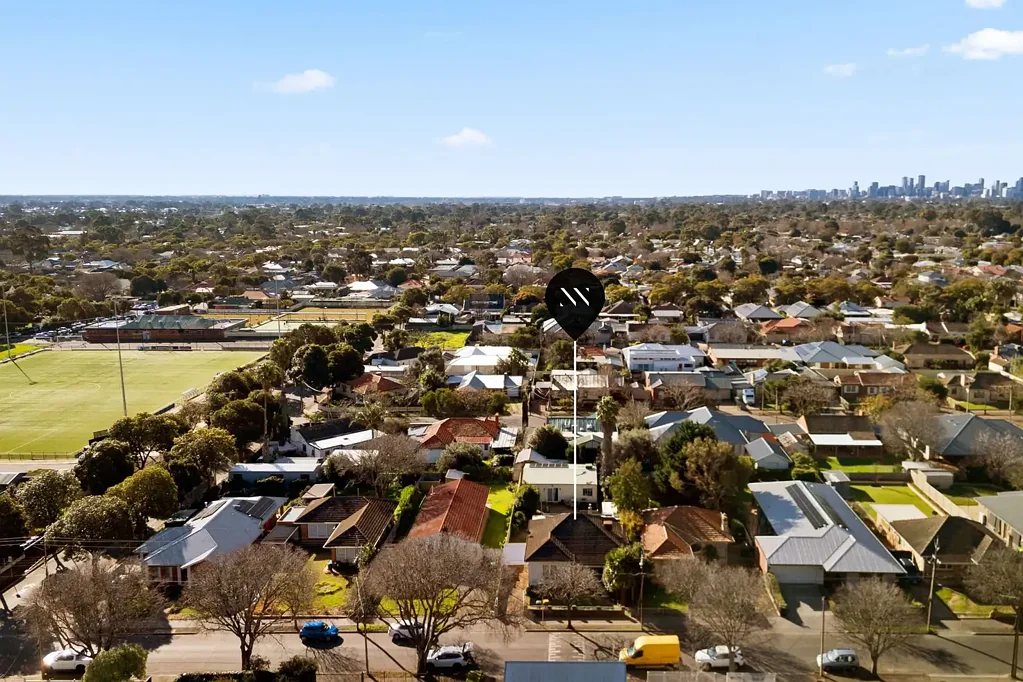 Clarence Gardens 7 Slaapkamer A Prime Opportunity in a Thriving City-Fringe Location.