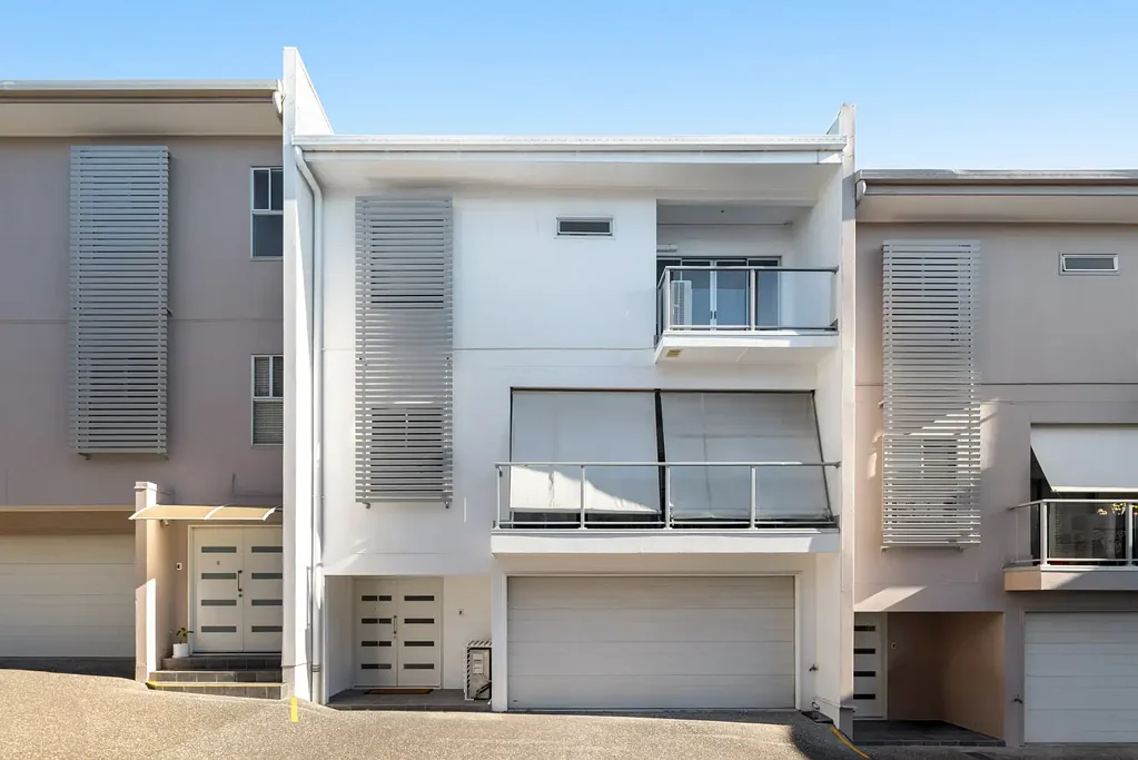Morningside 3房 东北朝向，适合娱乐，精品社区内三层灵活生活空间 North East-facing entertaining with three levels of lifestyle flexibility in boutique setting