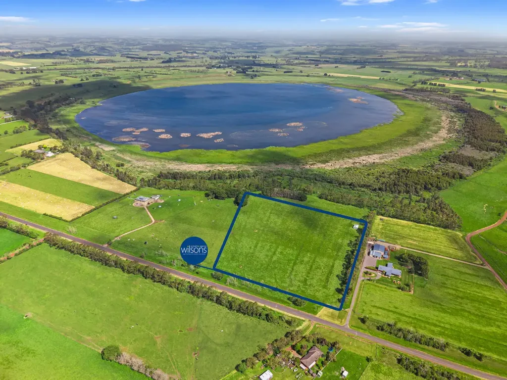 Elingamite North 11+ ACRES WITH VIEWS OF LAKE ELINGAMITE