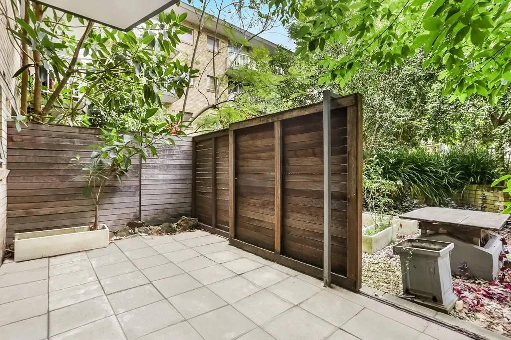 Studio with Private Courtyard in Rushcutters Bay