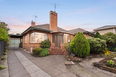 Chadstone 4 Slaapkamer ELEVATED 892SQM BLOCK WITH OUTSTANDING DEVELOPMENT POTENTIAL (STCA)