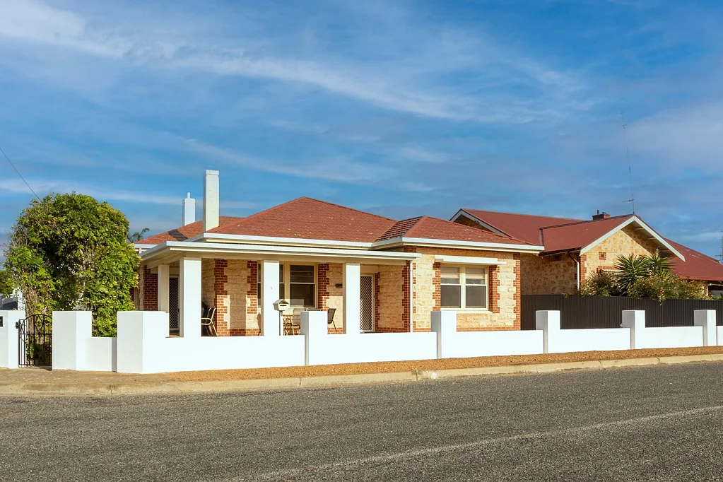 Tumby Bay 3Moenga Charming 3 Bedroom Solid Brick Home in the Heart of Tumby Bay