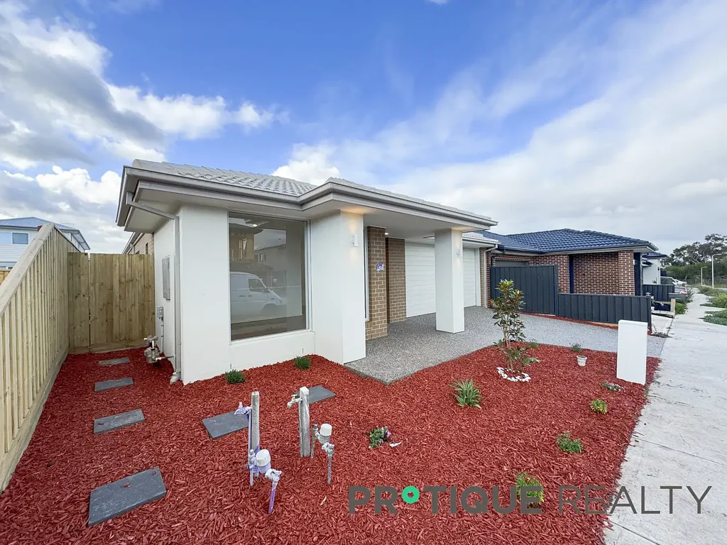 Greenvale I 4B2B2C Unfurnished I Family style Home