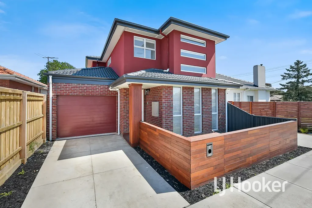 3 BEDROOM HOME TOWNHOUSE!