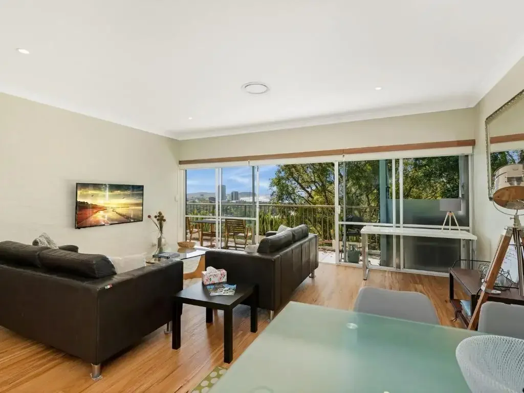 Ocean view Oasis! 2 Bedroom Top Floor Gem