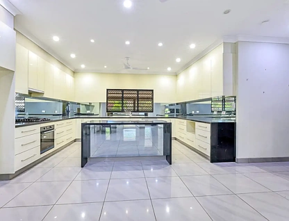 30 Orchard Road, Coconut Grove, NT 810, 8房, 5浴, House