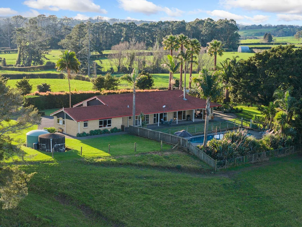 Karaka 4chambre PRIME POSITION & UNLIMITED POTENTIAL ON 6 HECTARES