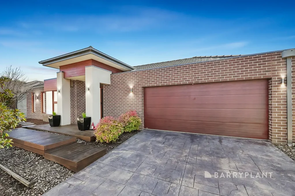 6 Manorwood Way, Berwick, VIC 3806