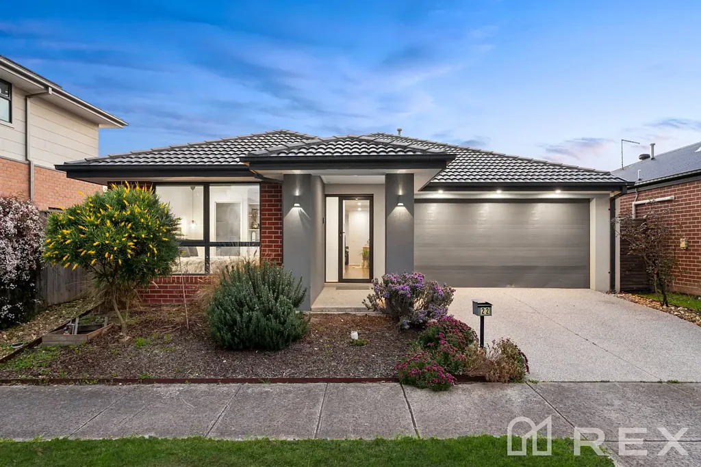 Officer 3房 完美呈现 | 房龄仅数年 | 3 卧室 | 2 浴室 | 双车库 Immaculately Presented | Only a Few Years Old | 3 Bedrooms | 2 Bathrooms | Double Garage