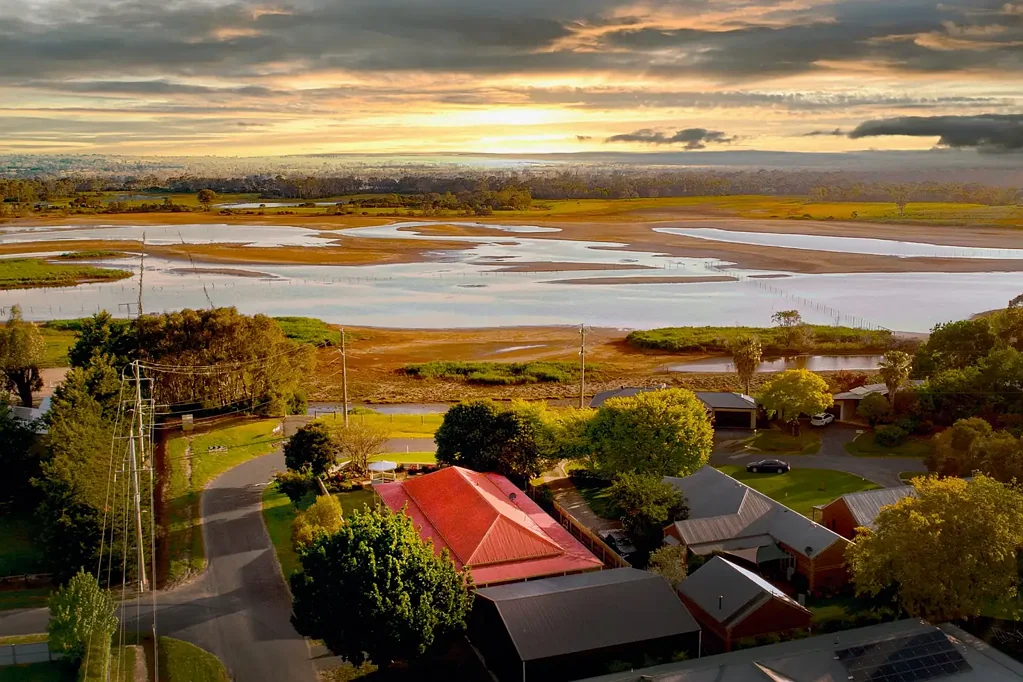 Sale 3 Bedroom Delightful Property with Scenic Views