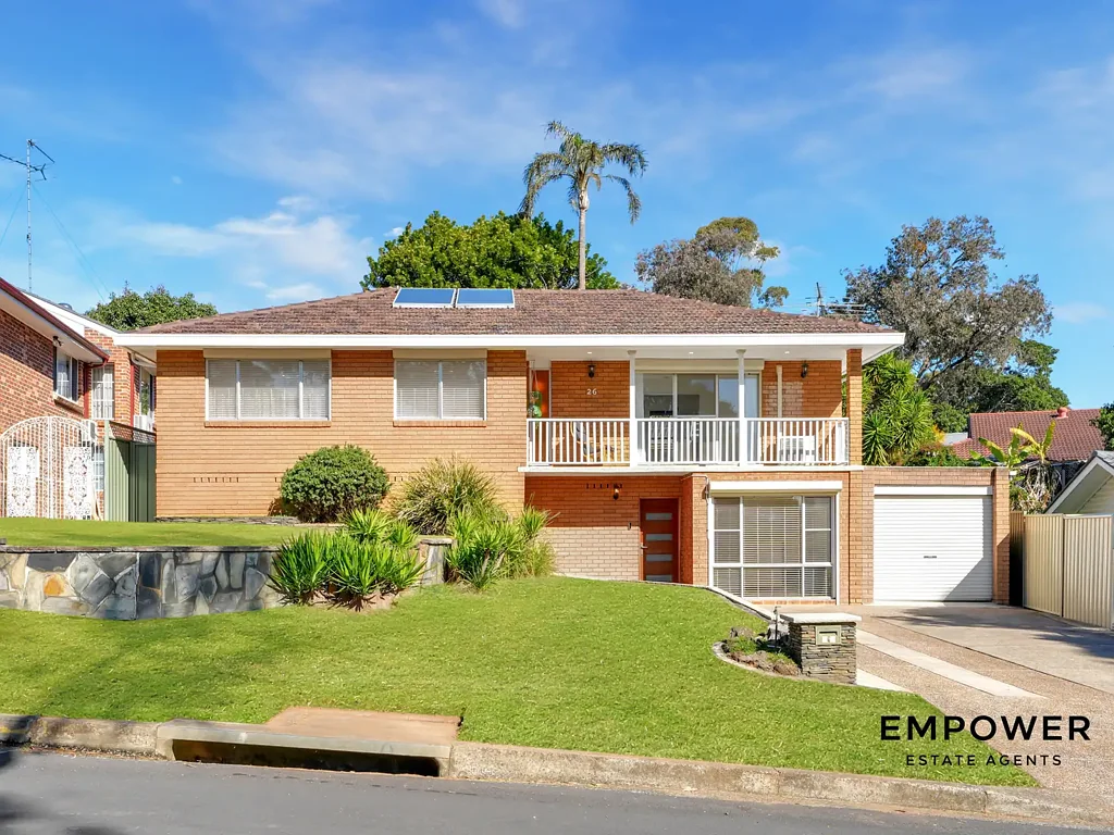 Bradbury 4Habitaciones Spacious Double Storey Family Home with Multiple Living Zones, Private Pool, Covered Entertaining