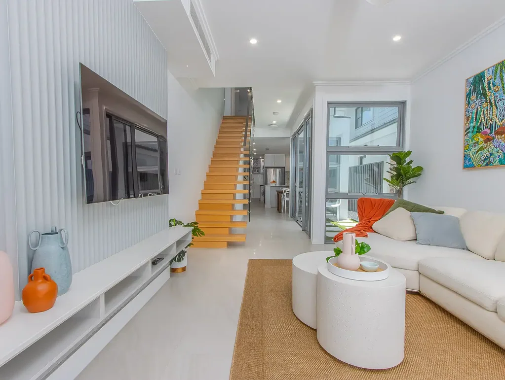 Charming 2-Bedroom Furnished Beachside Rental