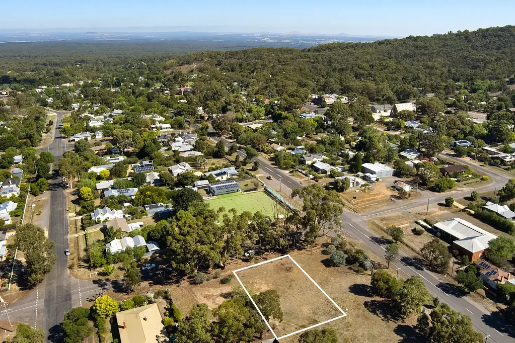 Maldon A classic quarter acre with northern orientation - 1012m2