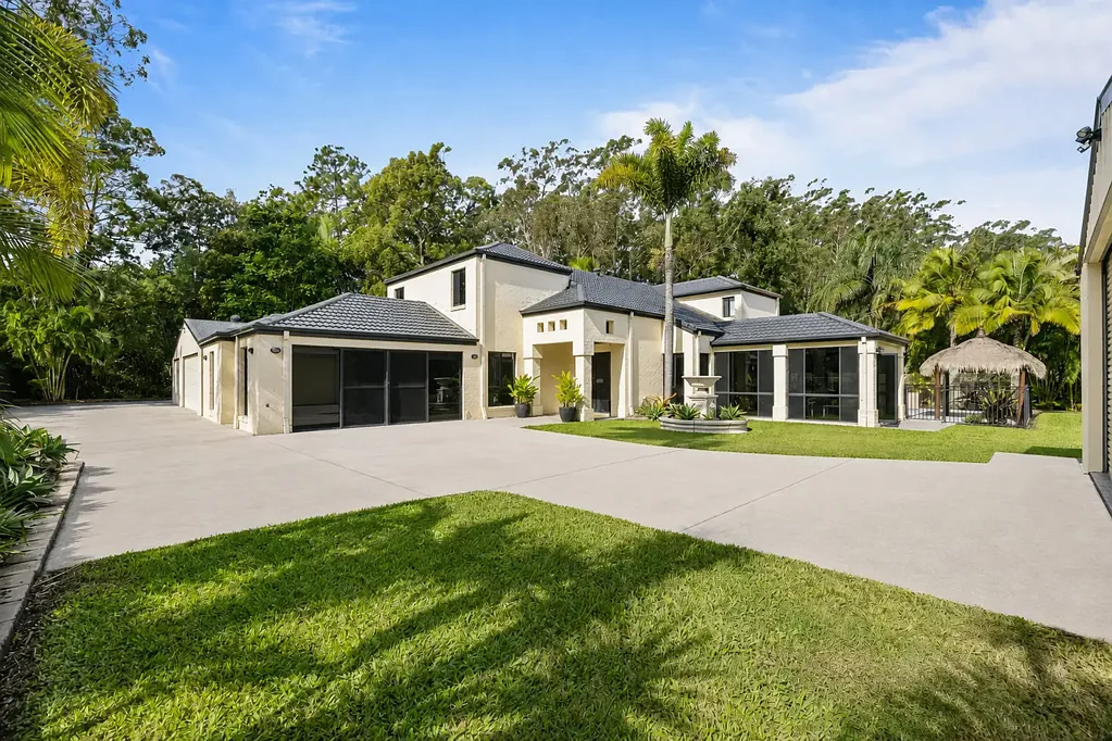 Little Mountain 6Moenga Coastal Family Living with Space, Style & Endless Possibilities