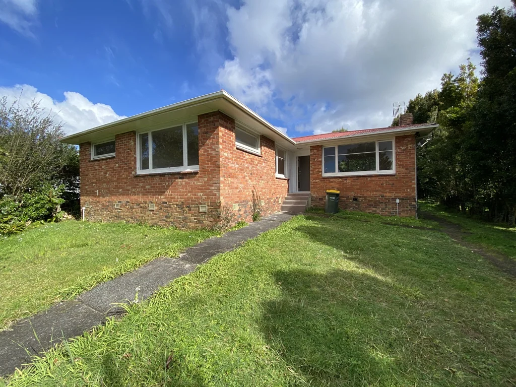 4 bedrooms house 24 Trojan Cres, New Lynn, Auckland