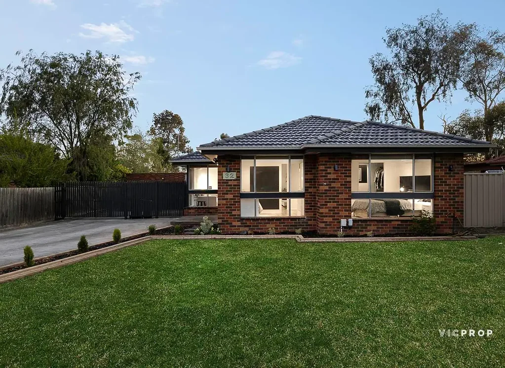 32 Buckmaster Drive, Mill Park, VIC 3082