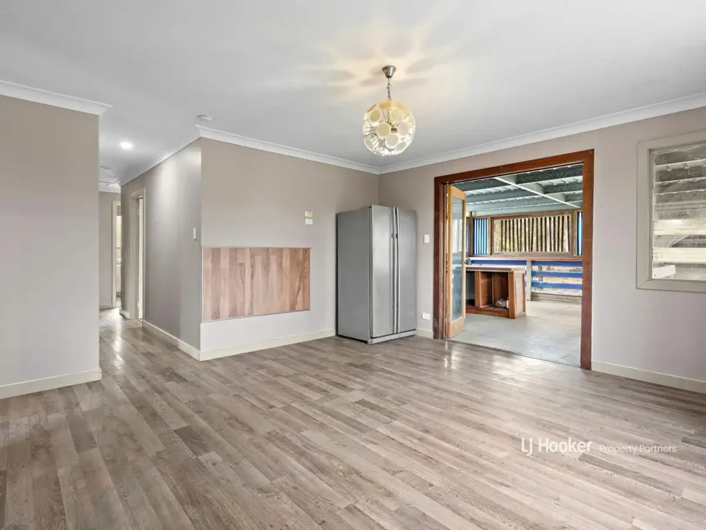 33 Cornish Street, Bundamba, QLD 4304