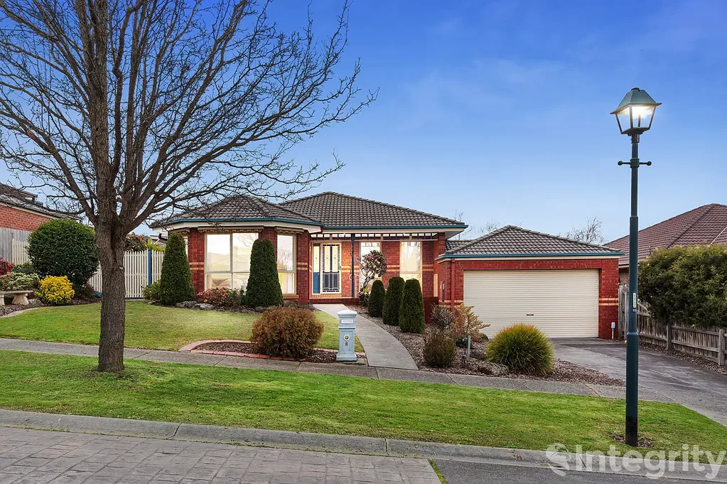 Yarra Glen 4房 在 Yarra Glen 的优质地段拥有一套家庭住宅。 Secure a family home in Yarra Glen's blue-chip estate.