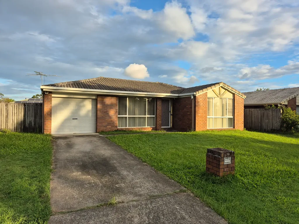 Fantastic Location with Ample Living Space - Perfect Family Home!
