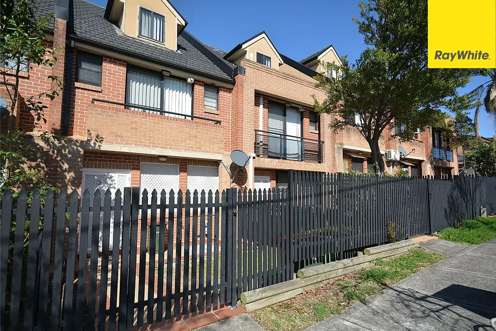 Beautifully Renovated 2-Bedroom Townhouse in Quiet Street
