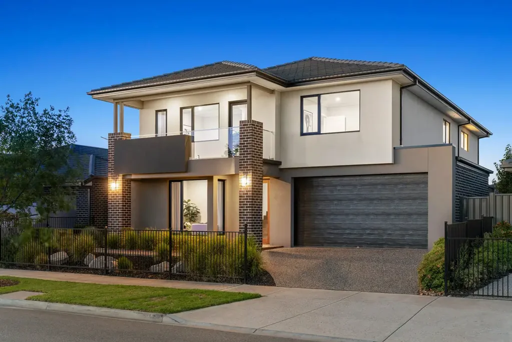 Clyde North 4房  Brand New Ex-Display Home with Premium Finishes Throughout