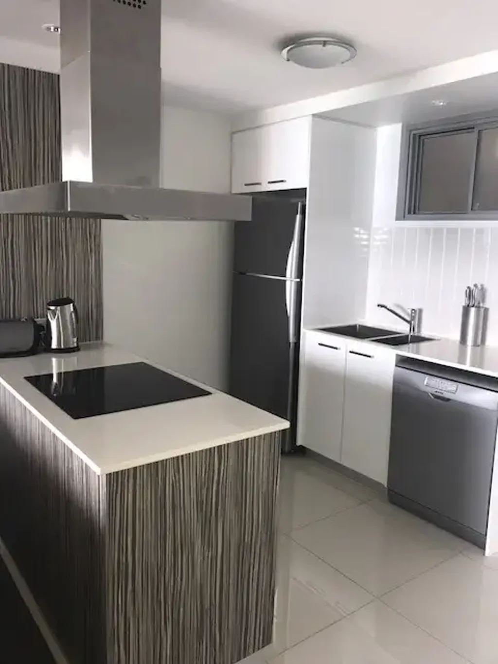 ONE BEDROOM FURNISHED UNIT!