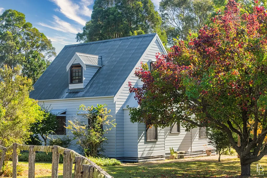 Nowra Hill 2房  Charming Country Escape with Character and Endless Potential