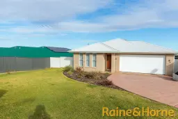 19 FJORD CT, Dubbo