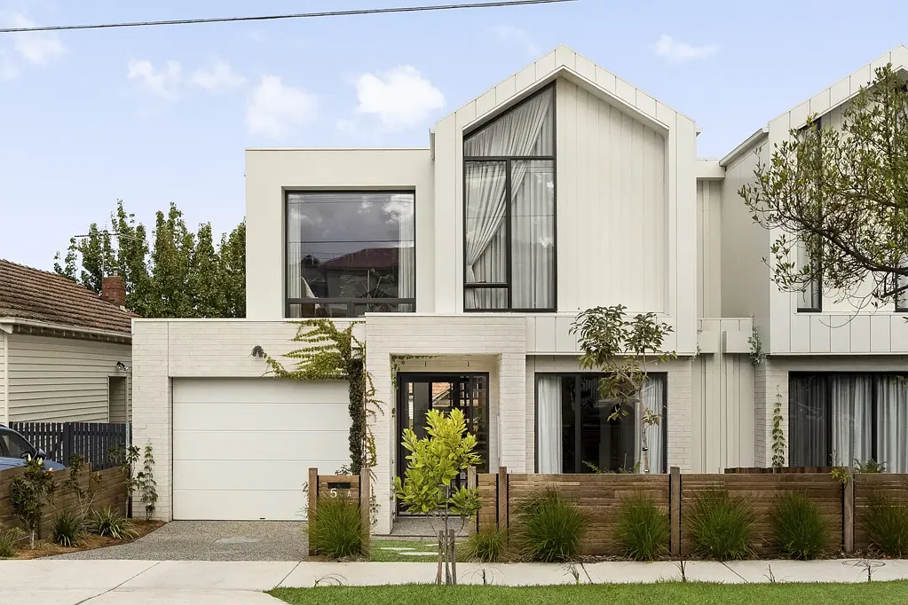 Preston 4房 建筑师设计 豪华空间 高端装修 自然采光充沛 开放式起居区 岛屿吧台 双主卧套间 壮观娱乐平台 学区房 中心地段 Where Architectural Luxury Meets Inner-North Lifestyle