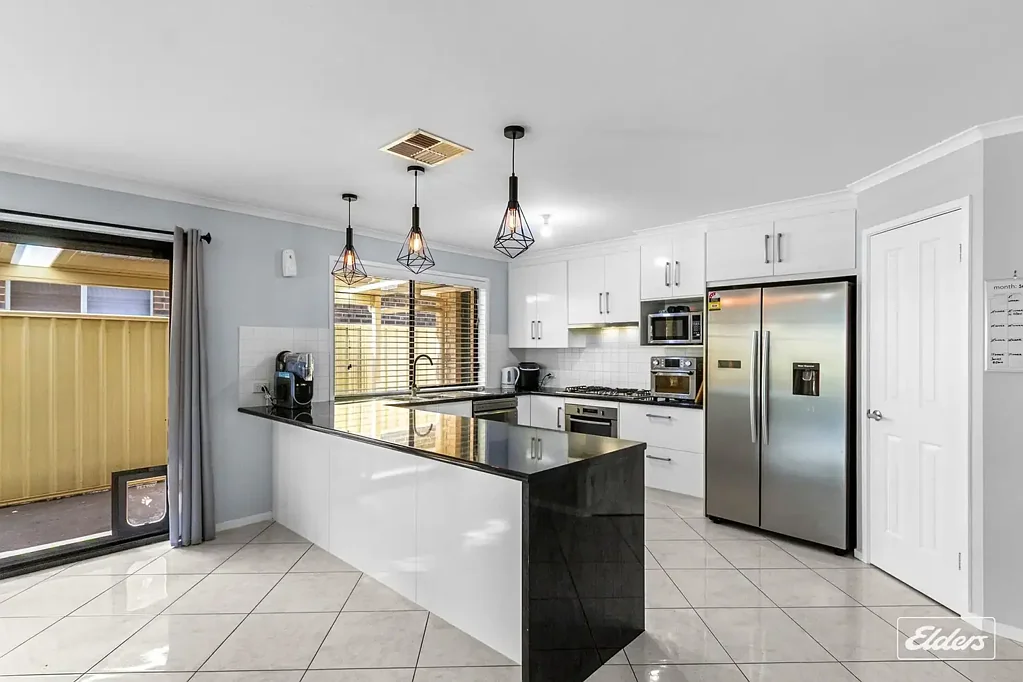Whyalla Stuart 5房  FAMILY HOME BOASTING A GRAND FLOORPLAN
