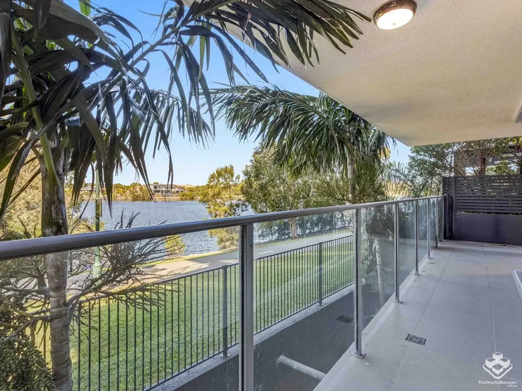 Varsity Lakes 3房  Offers over $1,050,000