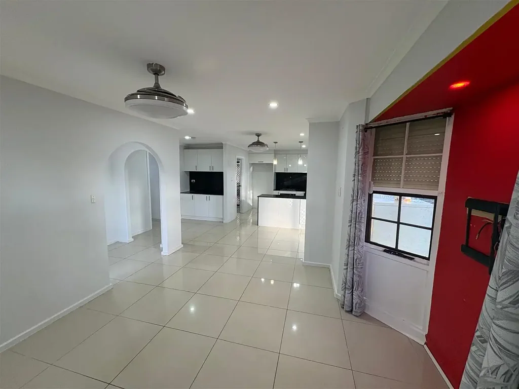 Welcome to this Prestige Right in the Heart of Linden Park Opposite to Burnside Village Easy CBD Access