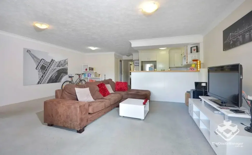 *ONE BEDDER*VERY QUIET*GREAT LOCATION*