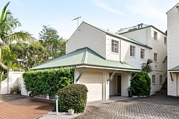 4/9 Montgomery Court, Sandy Bay