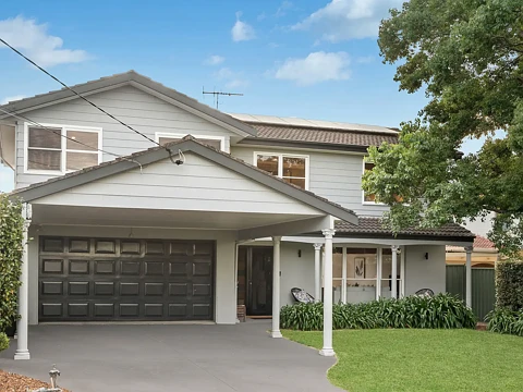 Engadine 4 Bedroom Family entertainer in convenient lifestyle address