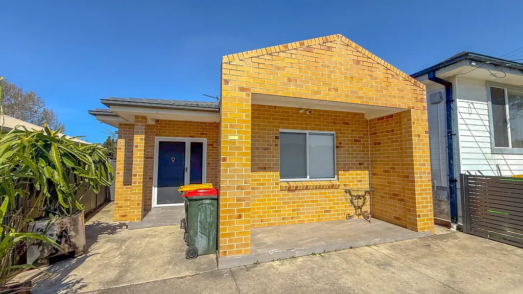 SPACIOUS AND MODERN GRANNY FLAT