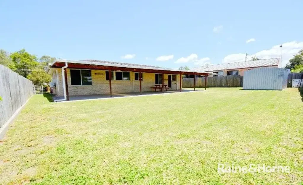 THREE BEDROOM FAMILY HOME WITH LARGE OUTDOOR ENTERTAINEMENT AREA!