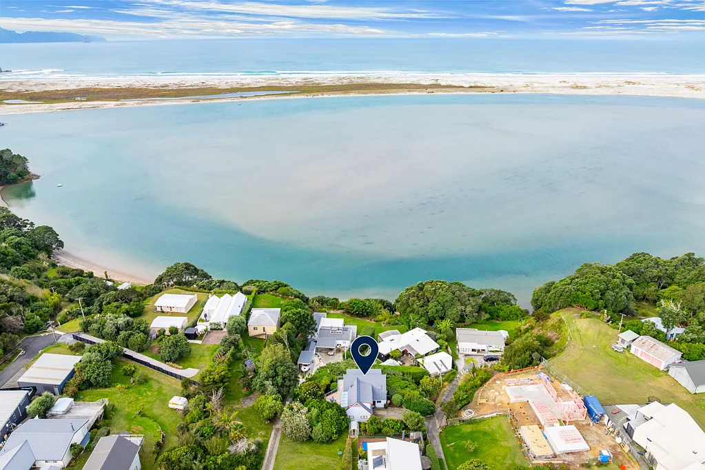 Mangawhai Heads 3침실 Expansive ocean views and direct water access