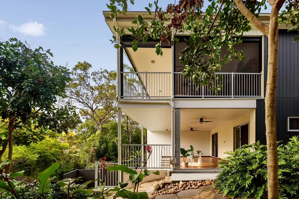 Arana Hills 3房 宽敞生活空间，迷人景致尽享！ Space to Live, Views to Love!