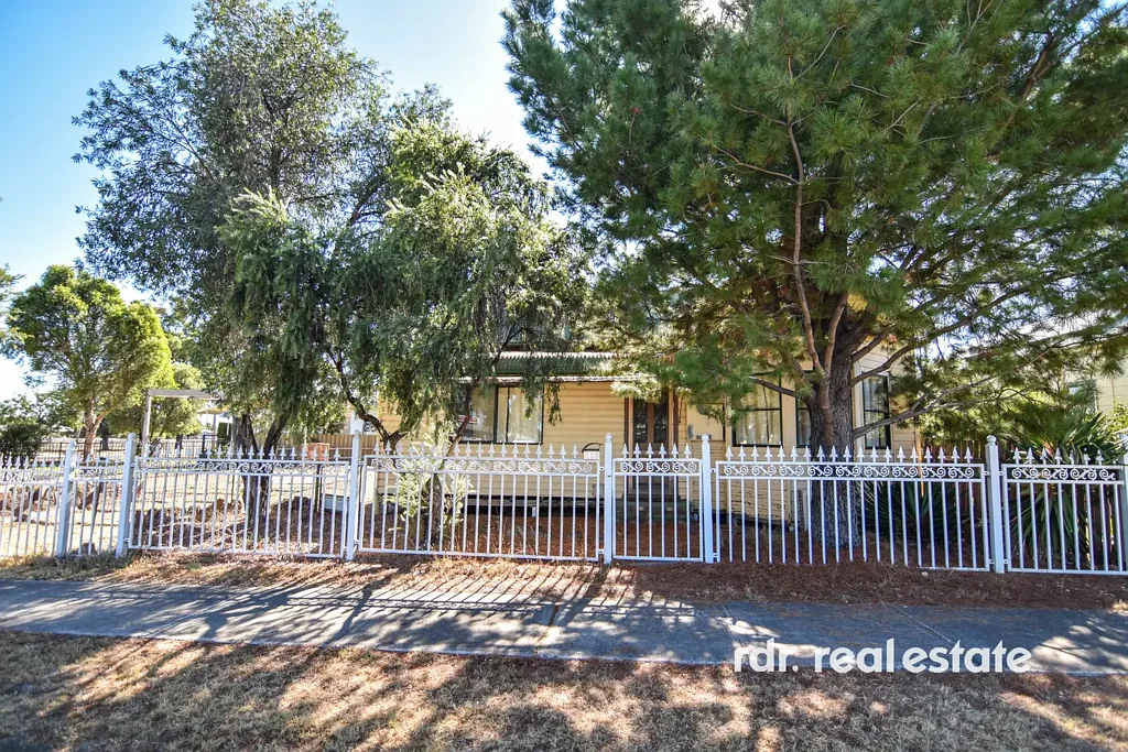 110 Vivian Street, Inverell, NSW 2360