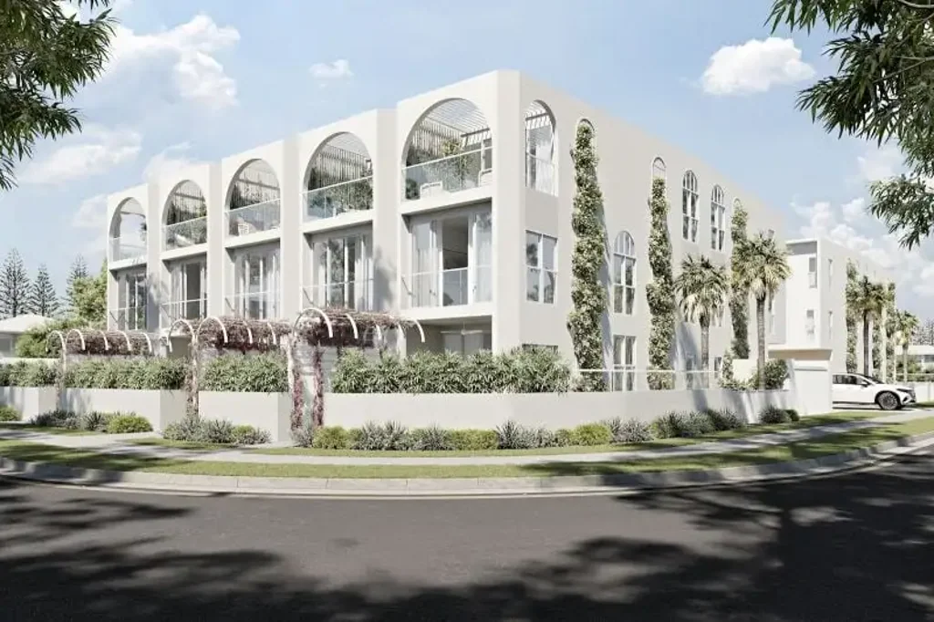 Runaway Bay 3Phòng ngủ Brand New Luxury Tri-Level Villa - Coastal Living Redefined, steps from the Broadwater