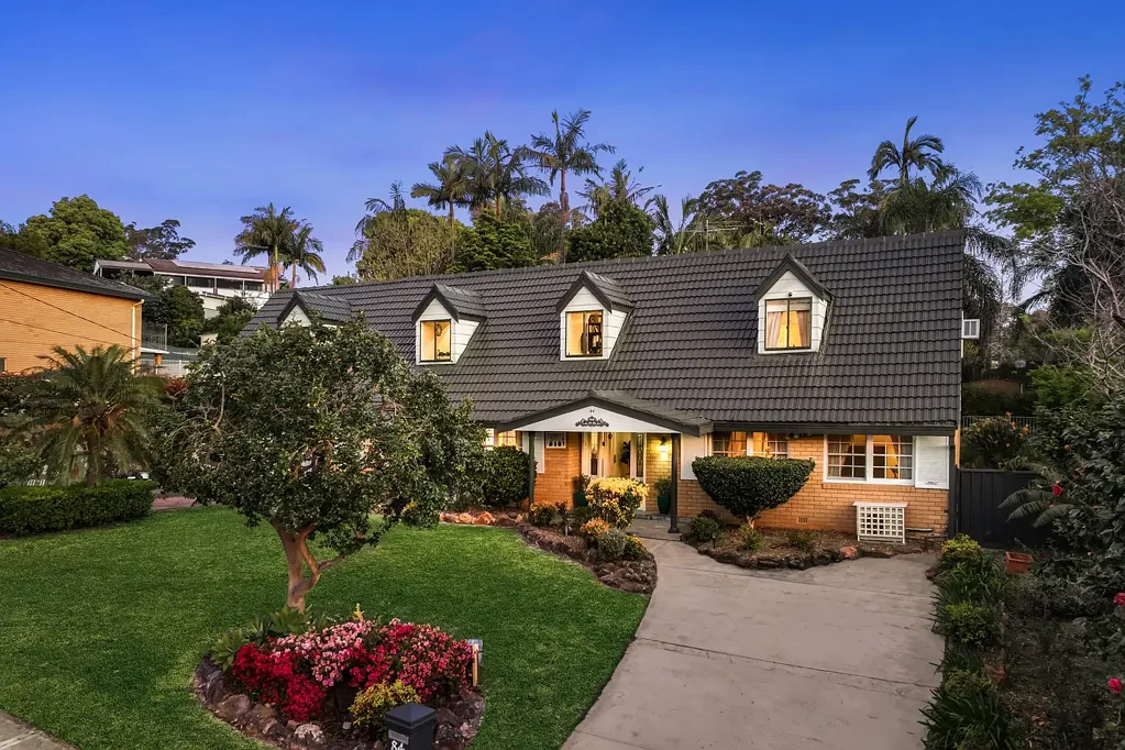 Carlingford 4બેડરૂમ Tranquil family oasis on a 1242sqm blue-ribbon parcel
