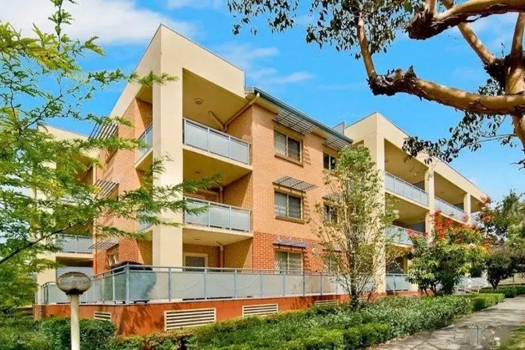 Freshly Updated Apartment in the Heart of Homebush