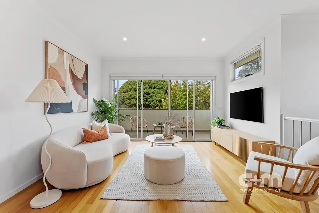 Pascoe Vale 2房 砖砌联排别墅 对面公园 开放式布局 独立车库 厨房电器齐全 步行学校商圈 Leafy Views, Good Coffee & Zero Fuss!
