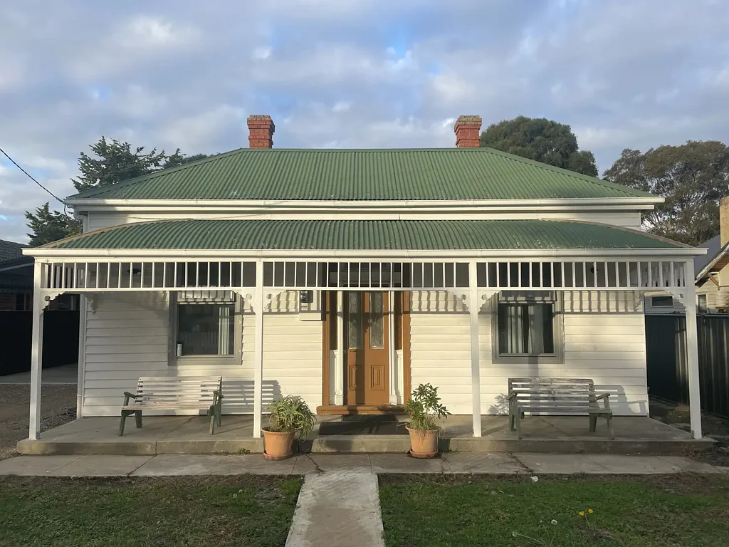 Charm In Great Location!