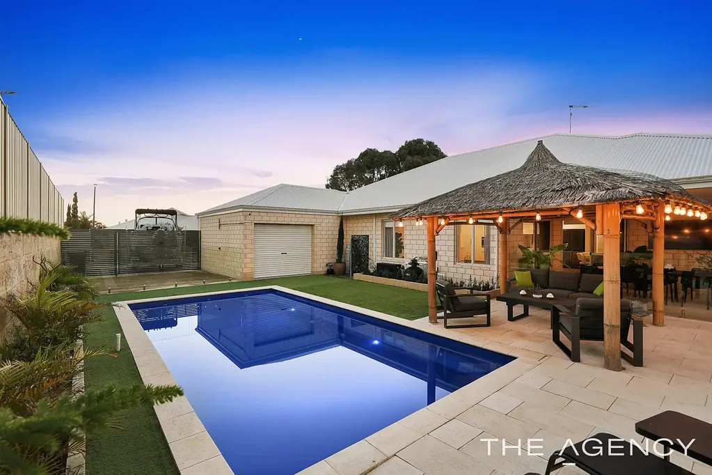 Dawesville 4 Bedroom A Private Resort-Inspired Residence of Exceptional Quality