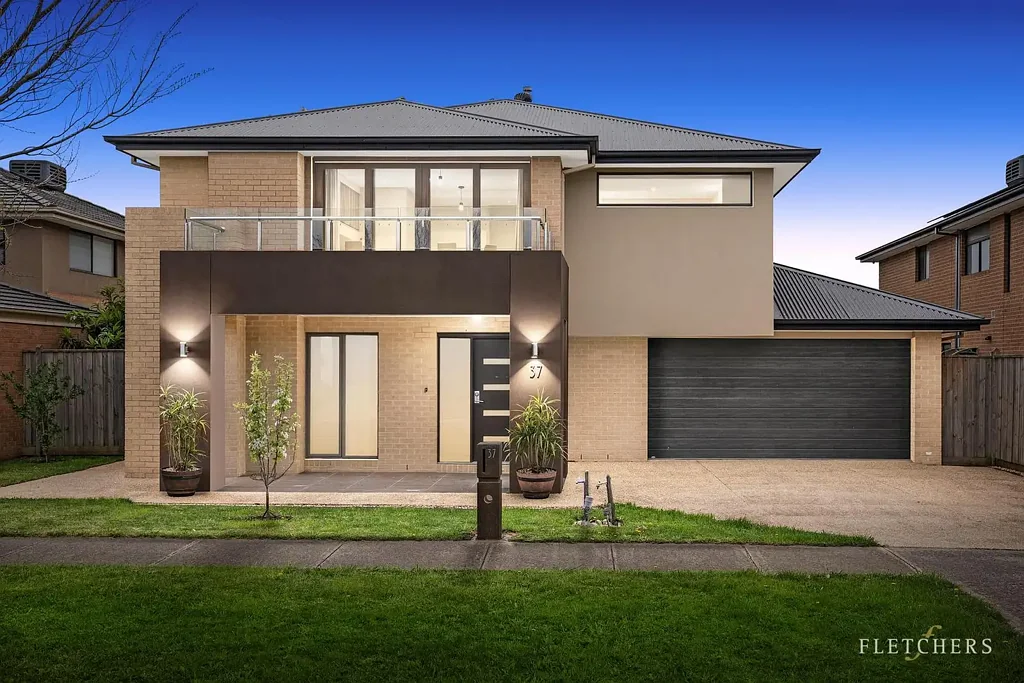 Clyde North 4Kwarto A Private Master Retreat with Luxury & Relaxation in Mind!
