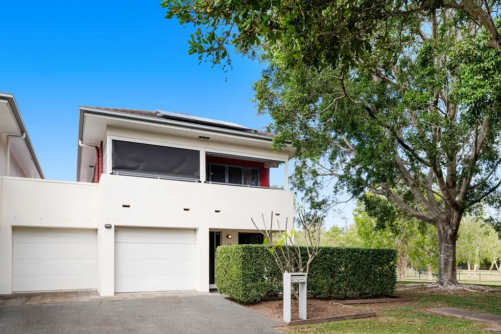 Murarrie 3 Bedroom Parkside perfection with private access, effortless entertaining + city convenience