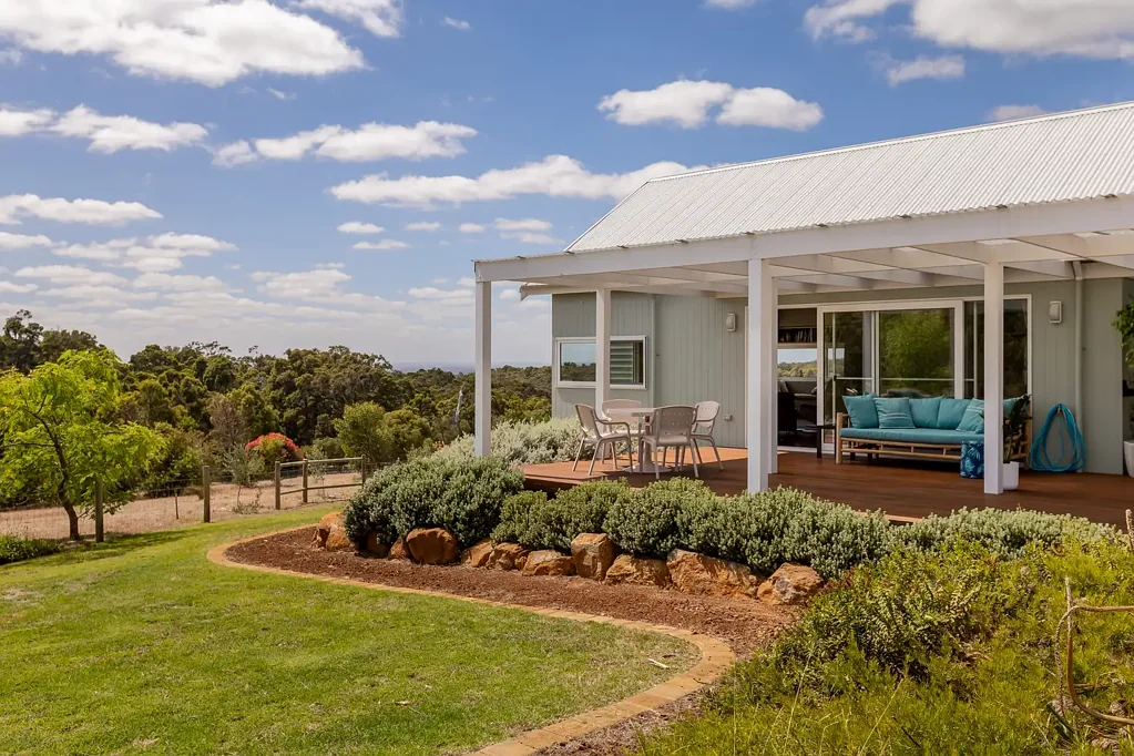 10 Hebrides Close, Quindalup, WA 6281