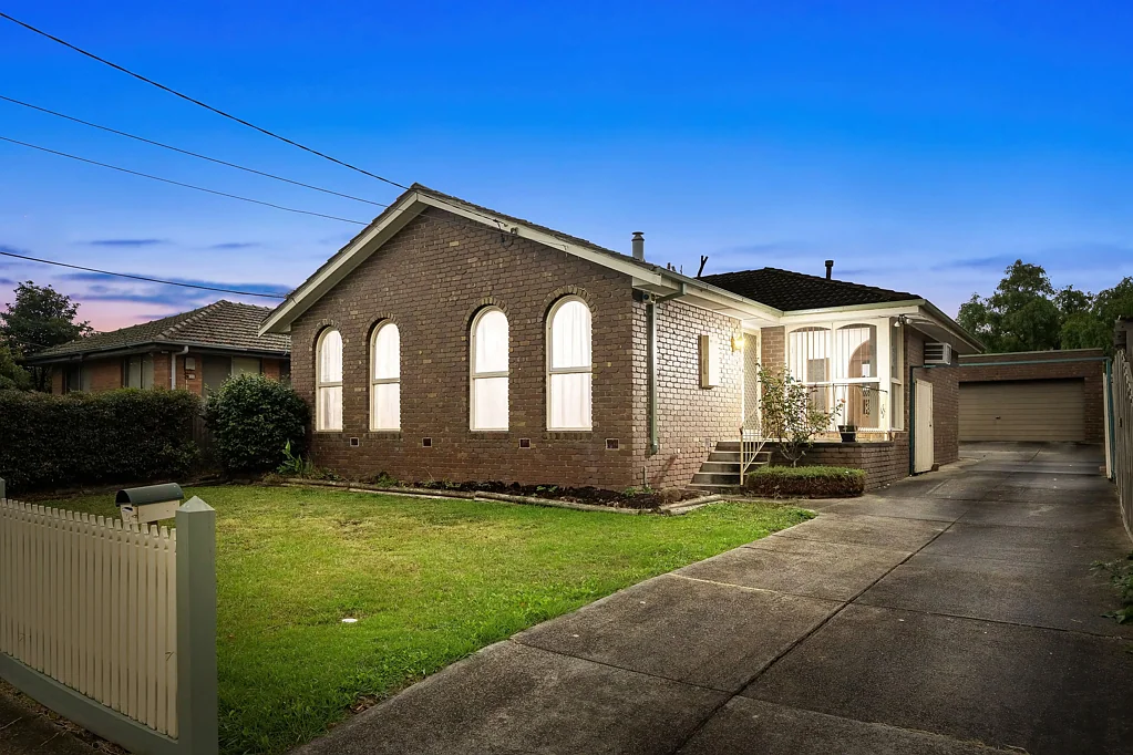 2 Ainwick Crescent, Thomastown, VIC 3074